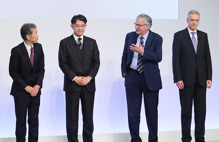 Toyota and Daimler Truck will form a holding company as Hino and MFTBC will merge their businesses May 30, 2023, Tokyo, Japan    L R  Japan s Hino Motors CEO Satoshi Ogiso, Toyota Motor CEO Koji Sato, Germany s Daimler Truck CEO Martin Daum and Daimler s subsidiary MFTBC  Mitsubishi Fuso  CEO Karl Depper pose for photo as they announced Hino and MFTBC will merge their businesses and Toyota and Daimler Truck will form a holding company at a press conference in Tokyo on Tuesday, May 30, 2023.      photo by Yoshio Tsunoda AFLO 
