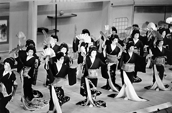 Ashibe Odori  Ashibe Dance  held in the southern part of Osaka s Hanamachi Butoh Ashibe Odori  Ashibe Dance  held in Minamiji during Osaka s Hanamachi Butoh. The finale, Minamiji Ondo, at the Asahi za Theater in Minami Ward  now Chuo Ward , Osaka, April 7, 1964.