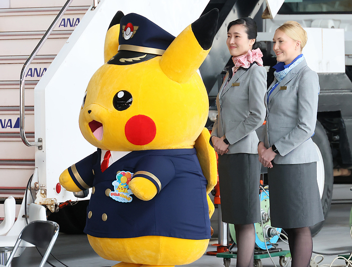 ANA unveils pokemon designed  Pikachu Jet NH  June 3, 2023, Tokyo, Japan   Japan s largest air carrier All Nippon Airways  ANA  cabin attendants smiles with Pokemon s character Pikachu as ANA unveils the Pokemon designed Boeing 787 aircraft  Pikachu Jet NH  at the ANA hangar of the Haneda airport in Tokyo on Saturday, June 3, 2023. ANA will launch the service from June 4 with a Haneda Bangkok route.     photo by Yoshio Tsunoda AFLO 