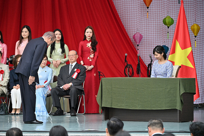Former Prime Minister Yasuo Fukuda bows to Kako, second daughter of the Akishino family, at the opening ceremony of  Vietnam Festival 2023. Former Prime Minister Yasuo Fukuda  front left  bows to Kako, the second daughter of Prince Akishino, at the opening ceremony of  Vietnam Festival 2023  in Shibuya Ward, Tokyo, June 3, 2023, at 0:14 p.m. Photo by Kaho Kitayama