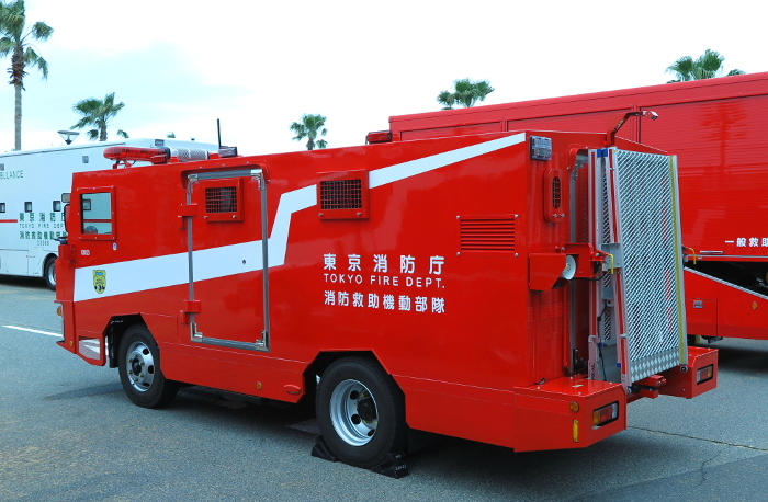 Tokyo Fire Department rescue and relief vehicle (parked, diagonally behind)
