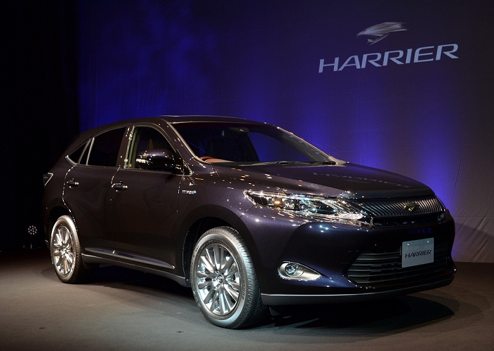 Toyota  Harrier  Revival First model change in 10 years November 13, 2013, Tokyo, Japan   Toyota Harrier, better known to the world as the Lexus RX, makes a comeback after skipping a generation as the Japanese automaker launches its 2014 model in Tokyo on Wednesday, November 13, 2013, in time for the Tokyo Motor Show slated for late November. The all new mid size SUV comes with a 2.5 liter hybrid system and its gasoline version.   Photo by Natsuki Sakai AFLO  AYF  mis 