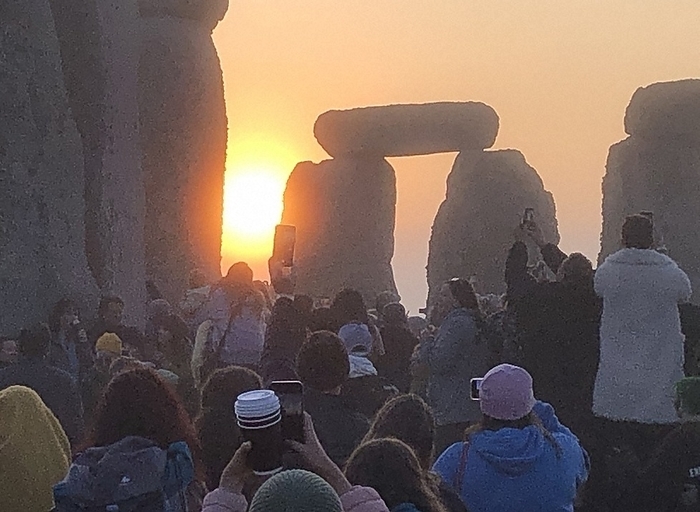 2023 Summer Solstice Celebration at Stonehenge, England Midsummer sunrise illuminates Stonehenge, a World Heritage site in southern England, at 5:08 a.m. on June 21, 2023  photo by Koichi Shinoda.