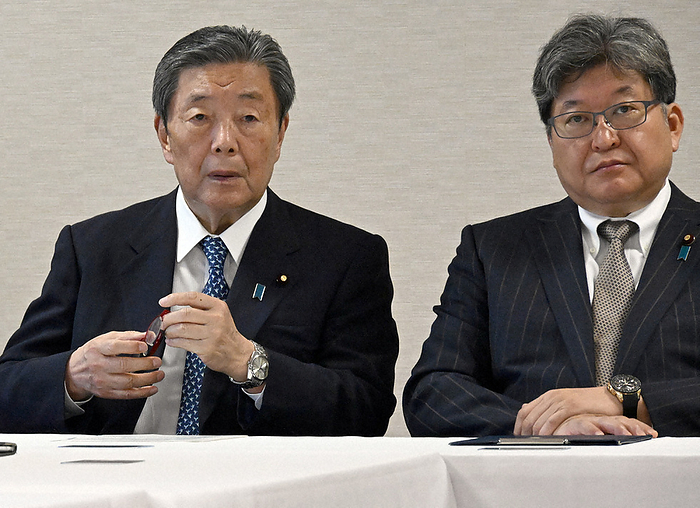 Chairman of the Election Commission Hiroshi Moriyama and Chairman of the Policy Research Council Koichi Hagiuda attend a meeting of the LDP Board of Directors. LDP election campaign chairman Yutaka Moriyama  left  and policy chief Koichi Hagiuda attend a LDP board meeting at the party s headquarters in Chiyoda ku, Tokyo, June 27, 2023, 9:31 a.m. Photo by Mikiharu Takeuchi.