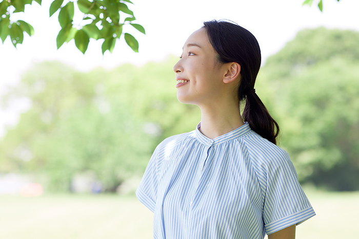 Portraits of fresh greenery and Japanese women