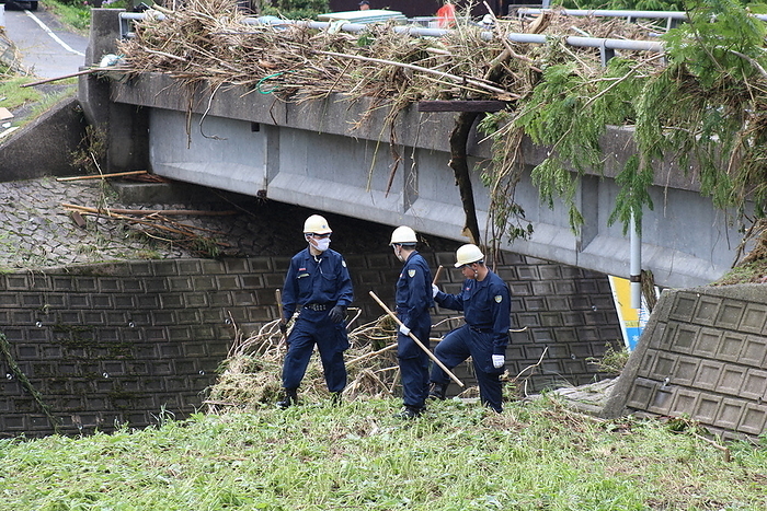 Police officers searching for missing persons Police officers searching for missing persons in Mine City at 10:17 a.m. on July 2, 2023  photo by Takatoshi Wakiyama.