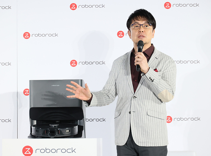 Roborock S8 Pro Ultra vacuum cleaner and mop washing robot is displayed July 11, 2023, Tokyo, Japan   Japanese comedian Teruyuki Tsuchida who is familiar with house electric appliances displays a robot cleaner  Roborock S8 Pro Ultra  as he attends a promotional event in Tokyo on Tuesday, July 11, 2023. Roborock S8 Pro Ultra, mafufactued by Beijing Roborock Technology, features automatically vacuum cleaning and mop washing on the floor and which will go on sale from 14 July through SB C S.    photo by Yoshio Tsunoda AFLO 
