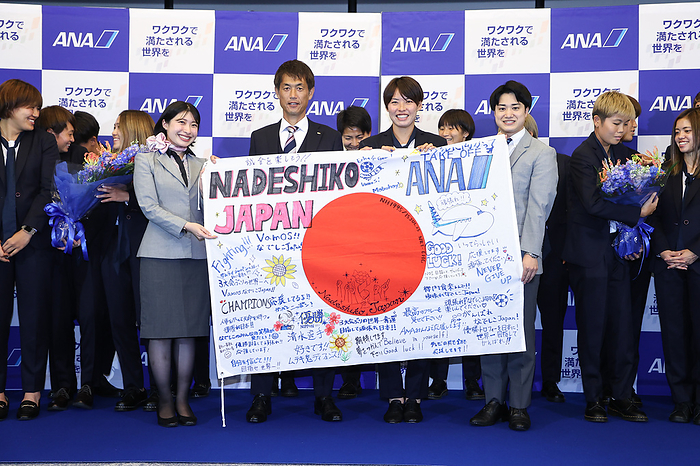 FIFA Women s World Cup 2023 preview Japan head coach Futoshi Ikeda and Saki Kumagai pose with All Nippon Airways  ANA  staff during a ceremony ahead of the departure to the FIFA Women s World Cup 2023 at Narita Airport in Chiba, Japan, July 15, 2023.  Photo by JFA AFLO 
