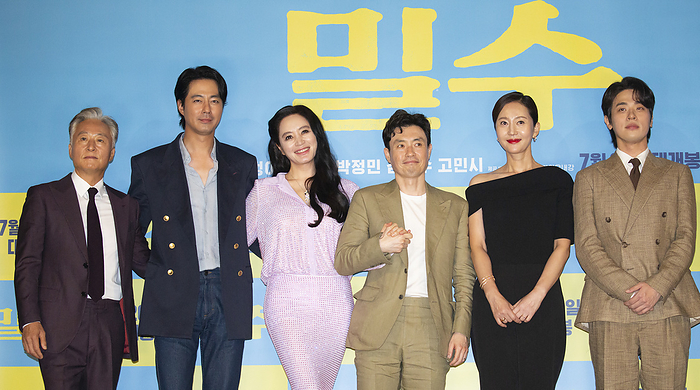 Press conference for Korean movie  Smugglers  in Seoul Kim Jong Soo, Zo In Sung, Kim Hye Soo, Ryoo Seung Wan, Yum Jung Ah and Park Jeong Min, July 18, 2023 :  L R  Cast members Kim Jong Soo, Zo In Sung, Kim Hye Soo, director Ryoo Seung Wan, Yum Jung Ah and Park Jeong Min pose at a press conference for upcoming South Korean action thriller  Smugglers  in Seoul, South Korea. The movie revolves around  haenyeo  or female divers who dive into the deep sea to gather abalone, conches and other ocean life to make a living in a small fishing town in the 1970s and a high stakes smuggling scheme changes their fate. It will hit local theatres on July 26.  Photo by Lee Jae Won AFLO   SOUTH KOREA 