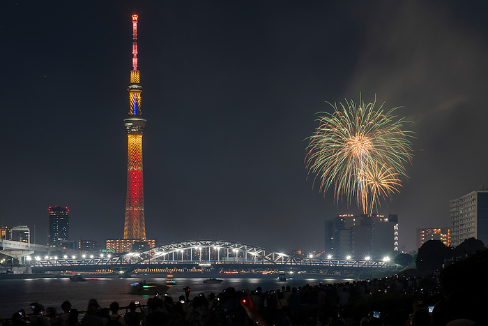 2023 Sumida River Fireworks Festival to be held for the first time in 4 years General view, July 29, 2023   The Sumida River Fireworks 2023 held in Asakusa, Tokyo, Japan. The fireworks festival returned after a three year hiatus due to the pandemic. It is said to have attracted a massive crowd of 1.035 million people. The festivities involved around 20,000 fireworks from two flatboats.  Photo by Keiichi Miyashita AFLO  