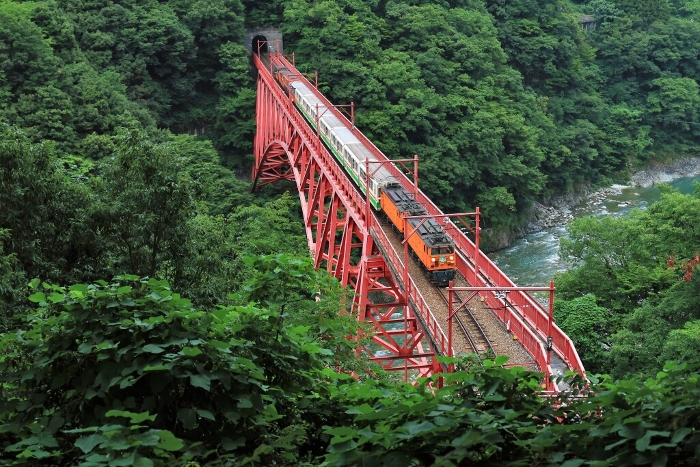 Kurobe Gorge Railway] EDM class + 3100 class (Main Line: Yanagibashi - Unazuki, Shin Yamahiko Bridge)