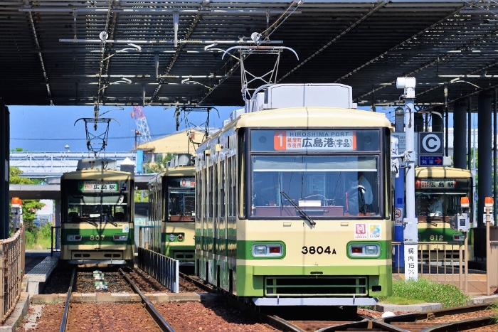 Hiroshima Electric Railway] Type 3800 - Green Rainer (Ujina Line: Moto-Ujina Exit - Hiroshima Port)
