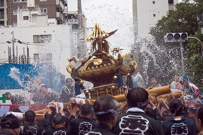 Fukagawa Hachiman Festival 2023 2023 08 13,Tokyo, Fukagawa Hachiman Festival or  Water Throwing Festival , symbolizing purification, is one of the three major Edo festivals. Every three years, it is celebrated in full size.   53 Mikoshi   portable shrine  are carried on a course and dosed with water  purified  along its way.   Photo by Michael Steinebach AFLO 