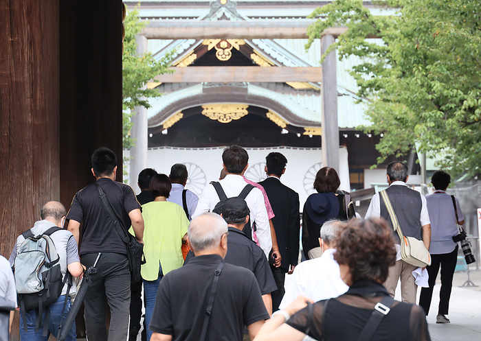 Japan marked the 78th anniversary of its surrender of WWII August 15, 2023, Tokyo, Japan   People visit the controversial Yasukuni shrine to honored war victims in Tokyo on Tuesday, August 15, 2023. Japan marked the 78th anniversary of its surrender of WWII.    photo by Yoshio Tsunoda AFLO 