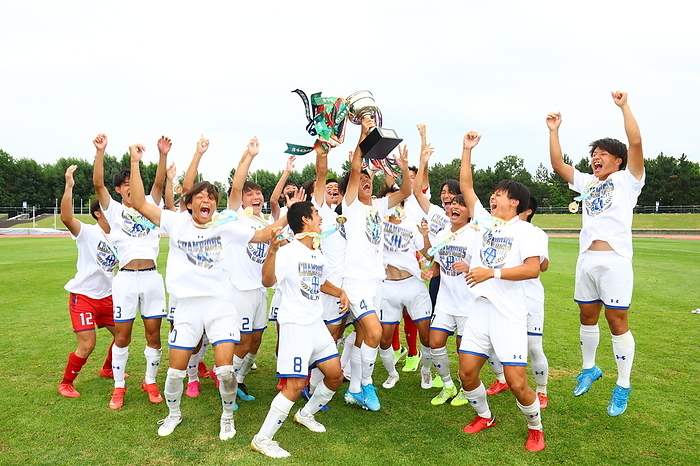 2023 All Japan Inter High School Championships Men s Football Final match Meishu Hitachi players celebrate with the trophy after winning the 2023 All Japan Inter High School Championships Men s Football Final match between Toko Gakuen 2 6 7 2 Meishu Gakuen Hitachi at Hanasaki Sports Park in Hokkaido, Japan, August 4, 2023.  Photo by JFA AFLO 