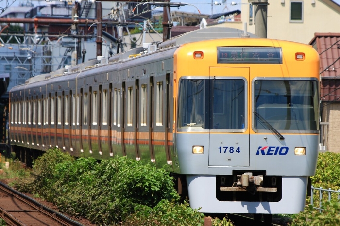 Keio] Series 1000 - Orange Beige (Inokashira Line: Ikenoue - Komaba-todaimae)