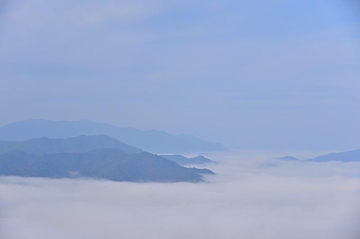 Sea of clouds seen from Kameoka Fog Terrace Kameoka City, Kyoto Prefecture Taken from the Kameoka Fog Terrace observation deck