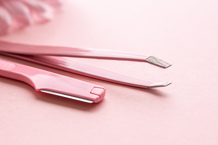 Hair plucking and razors Image material for unwanted hair removal