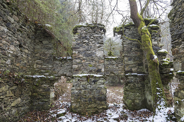 Ruin ruin, by Zoonar Bosch Marcus