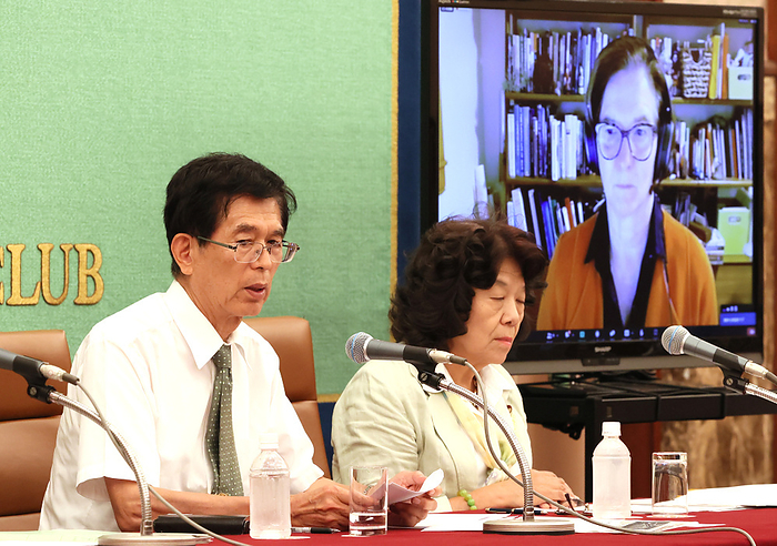 ICOMOS Japan holds a press conference to agaianst redevelopment of the Jingu Gaien area September 15, 2023, Tokyo, Japan   Japanese lawmakers Takashi Shinohara and Tomoko Abe with International Scientific Committee on Cultural landscape  ISCCL  president of International Council on Monuments and Sites  ICOMOS  Elizabeth Brabec  online, on a screen  hold a press conference at the Japan National Press Club in Tokyo on Friday, September 15, 2023. ICOMOS announced a  Heritage Alert  for the urban forest of Jingu Gaien in Tokyo as Tokyo metropolitan government decided to redevelop the Jingu Gaien park area.    photo by Yoshio Tsunoda AFLO 