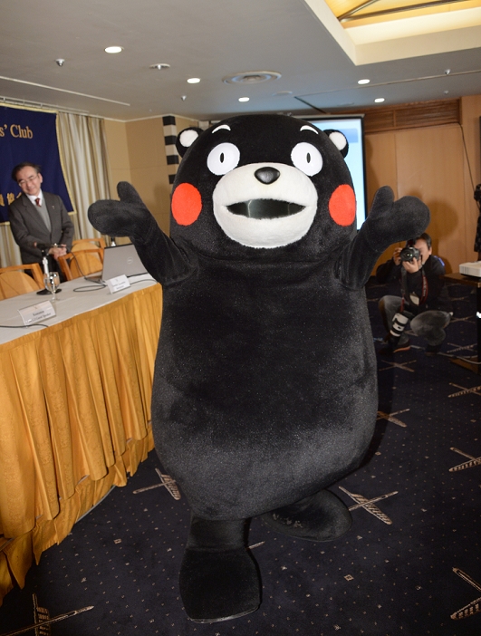 Kumamon  is the focus of much attention Foreign media are also fans February 14, 2014, Tokyo, Japan   Kumamon, the black bear  Yuru kyara  mascot of southern Japan s Kumamoto prefecture, wins the hearts of foreign journalists as he appears at Tokyo s Foreign Correspondents  Club of Japan on Friday, February 14, 2014. Kumamon is highly successful for promoting Kumamoto, whose government officials estimate that sales of products featuring the Yuru kyara posted an 11 fold rise in 2012 over a year before, totaling at least 29 billion yen. Yuru kyara is an abbreviation of a phrase meaning  floppy characters.  There are about 1,000 mascots created by local governments and other organizations nationwide from Hokkaido to Okinawa Prefecture, personifying local symbols, specialty products, animals and historical heroes to promote the regions they are from.  Photo by Natsuki Sakai AFLO  AYF  mis 