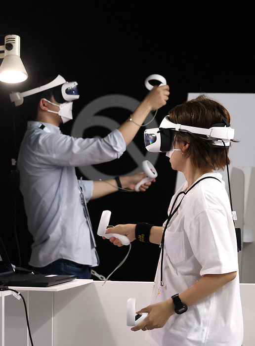 People try to play the new video games at the Tokyo Game Show 2023 September 22, 2023, Chiba, Japan   People try to play the new virtual reality  VR  video games at the annual Tokyo Game Show 2023 in Chiba, suburban Tokyo on Friday, September 22, 2023. The 787 exhibitors from 40 countries exhibit their latest video game titles and products at a four day trade show which is expecting to attract some 200,000 game lovers.    photo by Yoshio Tsunoda AFLO 