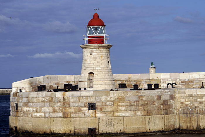 Harbor Cruise Valletta   Lighthouse at the entrance to Grand Harbor Harbor Cruise Valletta   Lighthouse at the entrance to Grand Harbor