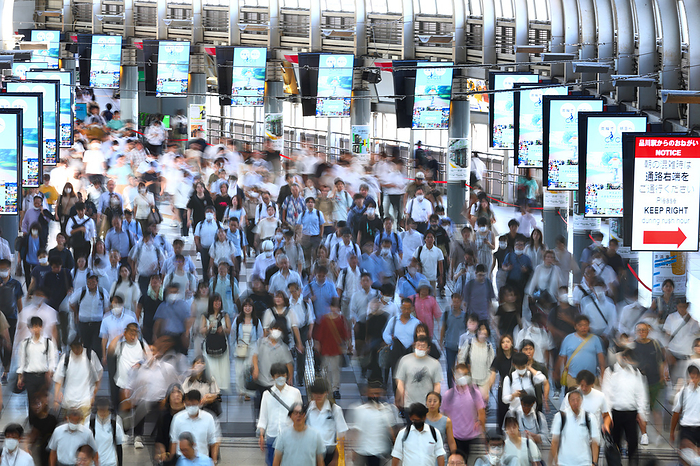 Heat summer in Tokyo 2023 Pedestrians walk at a concourse of Shinagawa Station in Tokyo, Japan, August 31, 2023.   Photo by Naoki Nishimura AFLO 