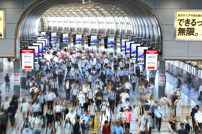 Heat summer in Tokyo 2023 Pedestrians walk at a concourse of Shinagawa Station in Tokyo, Japan, August 31, 2023.   Photo by Naoki Nishimura AFLO 