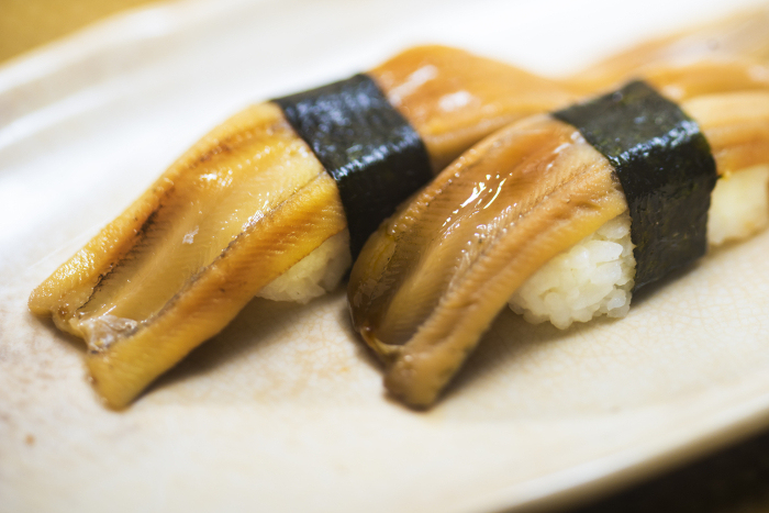 nigirizushi with a core of eel