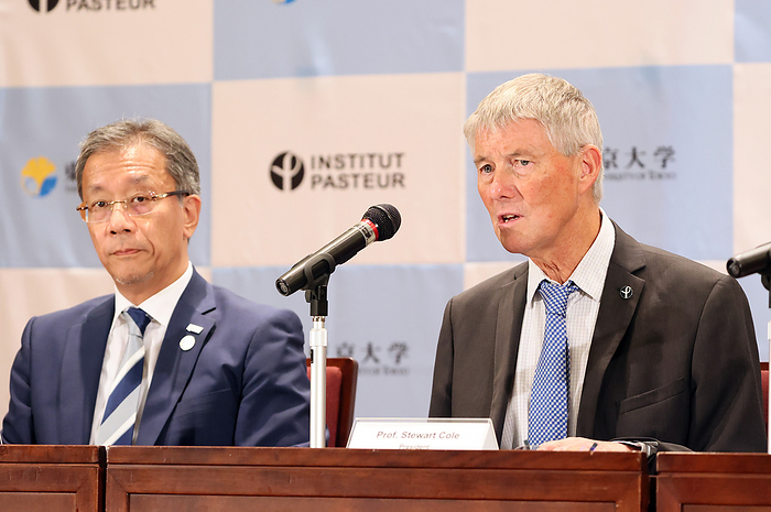 Institut Pasteur and Tokyo University agree to launch the Planetary Health Innovation Center October 3, 2023, Tokyo, Japan   France s Institut Pasteur director general Stewart Cole  R  and Tokyo University president Teruo Fujii  L  hold a press conference as theyr agreed to collaborate in the field of planetary health at the Tokyo University in Tokyo on Tuesday, October 3, 2023. Institut Pasteur and Tokyo University will launch the Planetary Health Innovation Center  PHIC , while Institut Pasteur will establish the Institute Pasteur of Japan  IPJ .   photo by Yoshio Tsunoda AFLO 