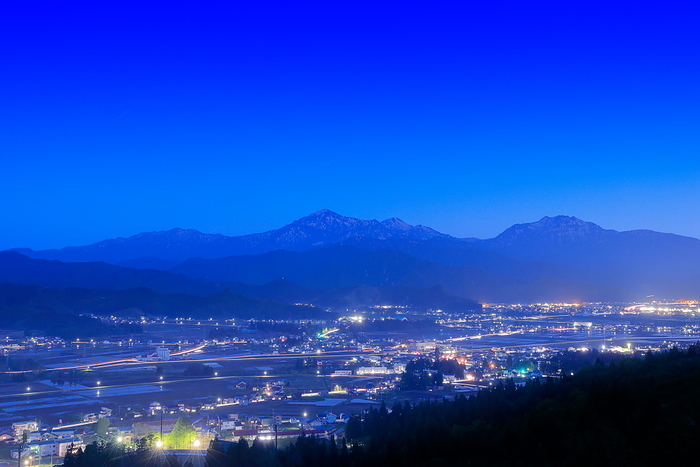 Night view of Uonuma from the Uehara Plateau Observatory Niigata Prefecture