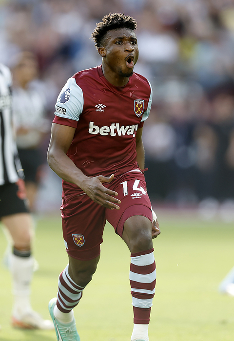 West Ham United v Newcastle United   Premier League  Mohammed Kudus of West Ham United celebrates his goal during the Premier League match between West Ham United and Newcastle United at London Stadium on October 8, 2023 in London, England.   WARNING  This Photograph May Only Be Used For Newspaper And Or Magazine Editorial Purposes. May Not Be Used For Publications Involving 1 player, 1 Club Or 1 Competition Without Written Authorisation From Football DataCo Ltd. For Any Queries, Please Contact Football DataCo Ltd on  44  0  207 864 9121
