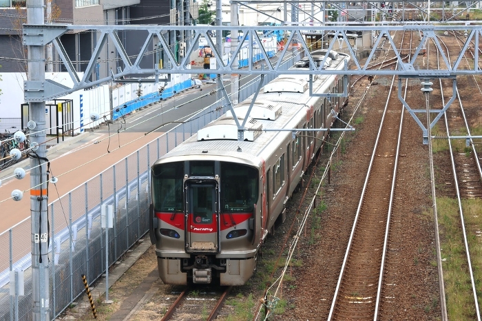 JR West] Series 227 - Red Wing (Sanyo Main Line: Tokuyama Station)