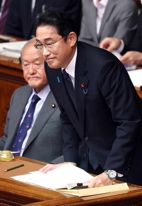 Prime Minister Fumio Kishida delivers his policy speech at Lower House s plenary session October 23, 2023, Tokyo, Japan   Japanese Prime Minister Fumio Kishida bows his head as he delivered his policy speech at Lower House s plenary session at the National Diet in Tokyo on Monday, October 23, 2023. An extraordinary Diet session started in focus of economic package.     photo by Yoshio Tsunoda AFLO 