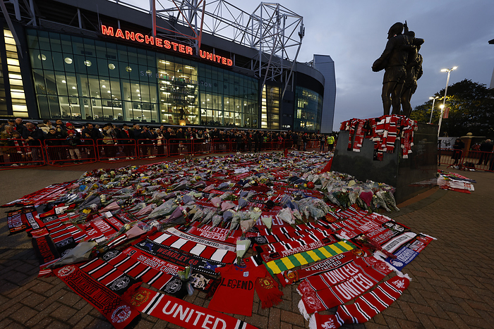Manchester United v F.C. Copenhagen: Group A   UEFA Champions League 2023 24 Scarves and Flowers layed outside old Trafford in memory of Sir Bobby Charlton before the UEFA Champions League match between Manchester United and F.C. Copenhagen at Old Trafford on October 24, 2023 in Manchester, England.   WARNING  This Photograph May Only Be Used For Newspaper And Or Magazine Editorial Purposes. May Not Be Used For Publications Involving 1 player, 1 Club Or 1 Competition Without Written Authorisation From Football DataCo Ltd. For Any Queries, Please Contact Football DataCo Ltd on  44  0  207 864 9121