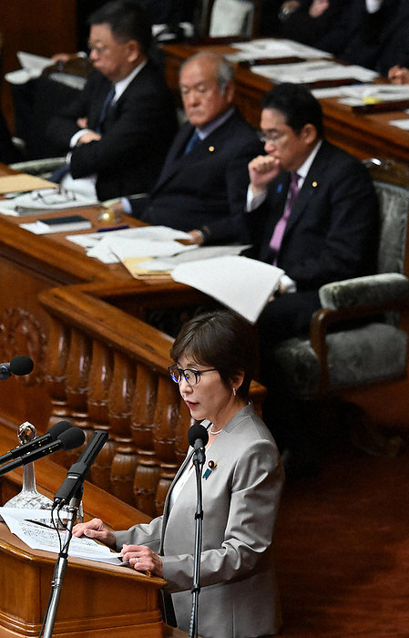 Representative Question at the Plenary Session of the 212th Extraordinary Diet Session of the House of Representatives Tomomi Inada of the Liberal Democratic Party asks a question at a plenary session of the House of Representatives. At the back right is Prime Minister Fumio Kishida, photographed at 2:27 p.m. on October 24, 2023 in the National Diet.