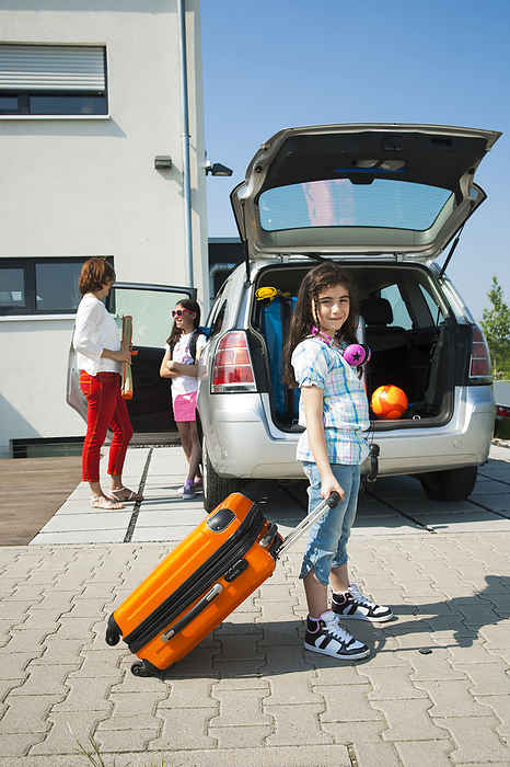 Family Loading Van with Luggage for Vacation, Mannheim, Baden-Wurttemberg, Germany, by Uwe Umstätter / Design Pics