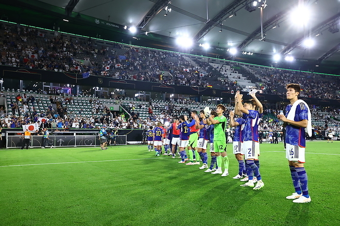 International friendly soccer match between Germany and Japan Japan players applaud fans after winning the International friendly soccer match between Germany 1 4 Japan at Volkswagen Arena in Wolfsburg, Germany, September 9, 2023.  Photo by JFA AFLO 