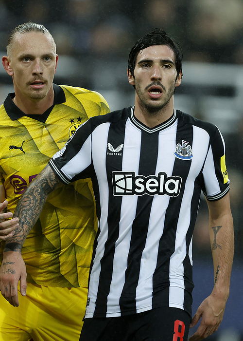Newcastle United FC v Borussia Dortmund: Group F   UEFA Champions League 2023 24 Sandro Tonali of Newcastle United on the pitch during the UEFA Champions League match between Newcastle United FC and Borussia Dortmund at St. James  Park on October 25, 2023 in Newcastle Upon Tyne, England.   WARNING  This Photograph May Only Be Used For Newspaper And Or Magazine Editorial Purposes. May Not Be Used For Publications Involving 1 player, 1 Club Or 1 Competition Without Written Authorisation From Football DataCo Ltd. For Any Queries, Please Contact Football DataCo Ltd on  44  0  207 864 9121
