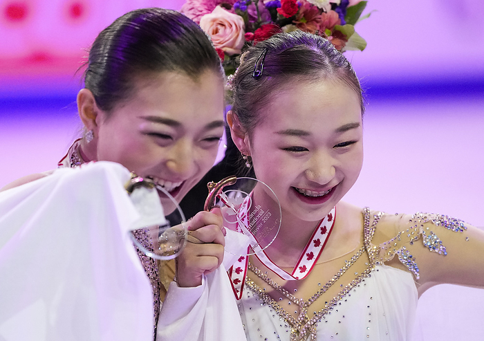 Skate Canada Day 2 Kaori Sakamoto of Japan and Rino Matsuike of Japan pose during the the medals ceremony at the ISU figure skating Skate Canada competition on October 28, 2023 in Vancouver, Canada.  Photo by Mathieu Belanger AFLO 