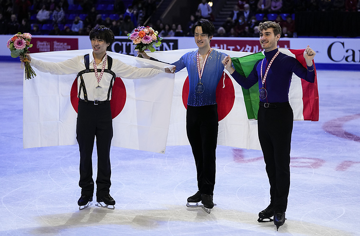 Skate Canada Day 2 Sota Yamamoto of Japan, Matteo Rizzo of Italy and Kao Miura of Japan pose during the medals ceremony at the ISU figure skating Skate Canada competition on October 28, 2023 in Vancouver, Canada.  Photo by Mathieu Belanger AFLO 