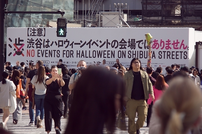 No Shibuya Halloween 2023 2023 10 27,Tokyo, Shibuya made it remarkably clear, there is no Halloween event this year on the streets, as well imposed an alcohol ban to same area.  Photo by Michael Steinebach AFLO 