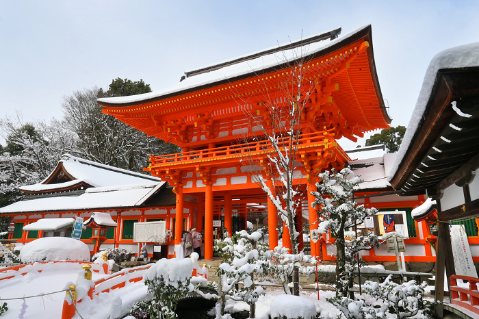 Winter view of the gate of Kamigamo Shrine, a World Heritage Site in Kyoto City