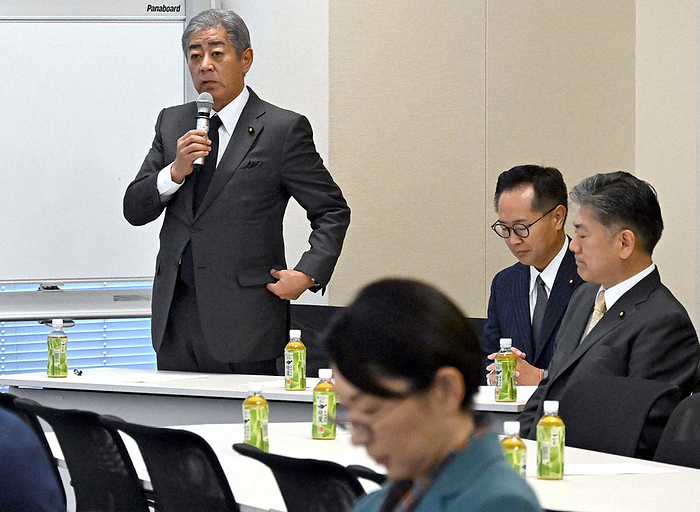 Takeshi Iwaya, co chair of the LDP, speaks at a study session of the nonpartisan Ishibashi Tanzan Study Group. Takeshi Iwaya  left , co chair of the LDP, speaks at a study session of the nonpartisan Ishibashi Tanzan Study Group. In the foreground is Yuko Obuchi, Chairperson of the Election Commission, at the Second House of Representatives, November 1, 2023, 11:03 a.m.  photo by Mikiharu Takeuchi.
