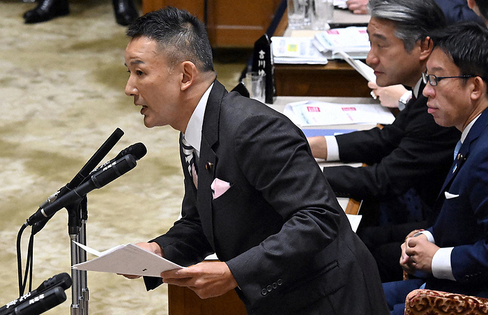 Budget Committee of the House of Councillors Reiwa Shinsengumi representative Taro Yamamoto asks a question at the Upper House Budget Committee meeting in the Diet on November 1, 2023, at 5:06 p.m. Photo by Mikiharu Takeuchi.