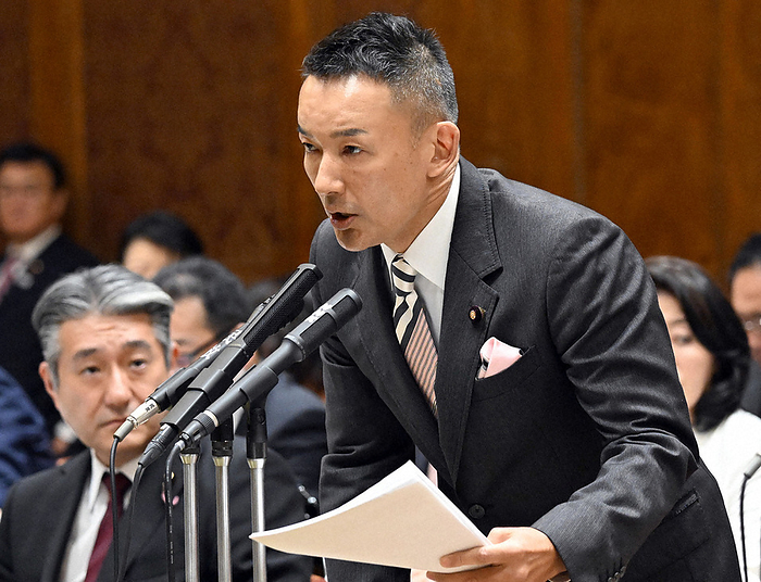 Budget Committee of the House of Councillors Reiwa Shinsengumi representative Taro Yamamoto asks a question at the Upper House Budget Committee meeting in the Diet on November 1, 2023, at 4:55 p.m. Photo by Mikiharu Takeuchi.