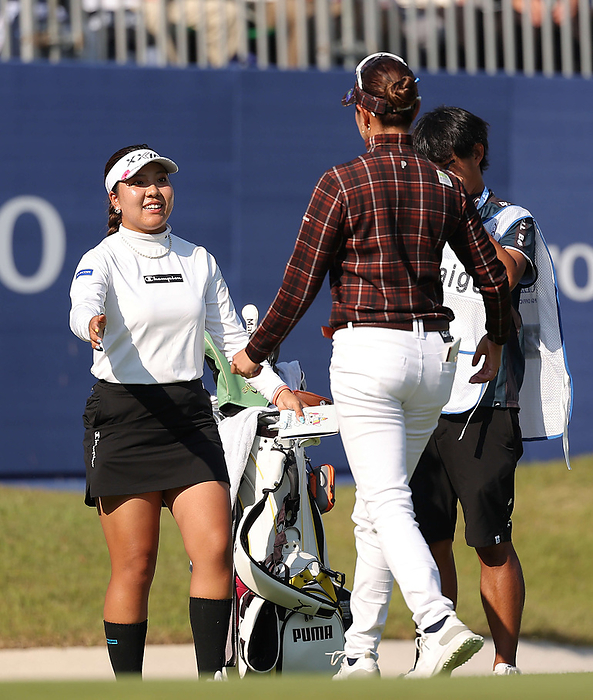 2023 TOTO Japan Classic Day 2 Yuka Nii greets Erika Hara  right  after holing out on the 18th hole on the second day of the TOTO Japan Classic, November 3, 2023  Date 20231103  Location Tokyo Taiheiyo Club, Minosato Course