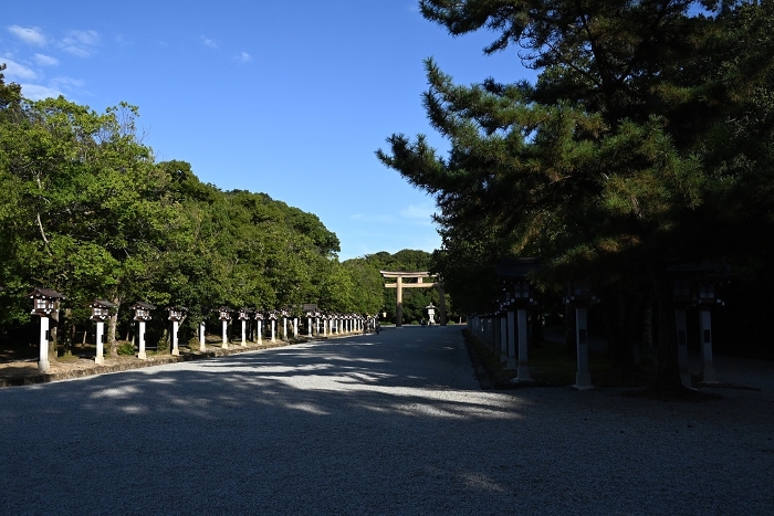 Kashihara Shrine, Kashihara City, Nara Prefecture / The First Emperor Jinmu, The Beginning of the Japanese Nation / Travel Assistance