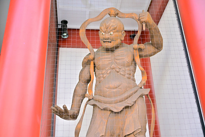 Niou Statue at Ryogoku Kaikyoin